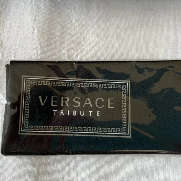 VERSACE hard clamshell black eyeglass/ sunglasses case - Picture 6 of 6